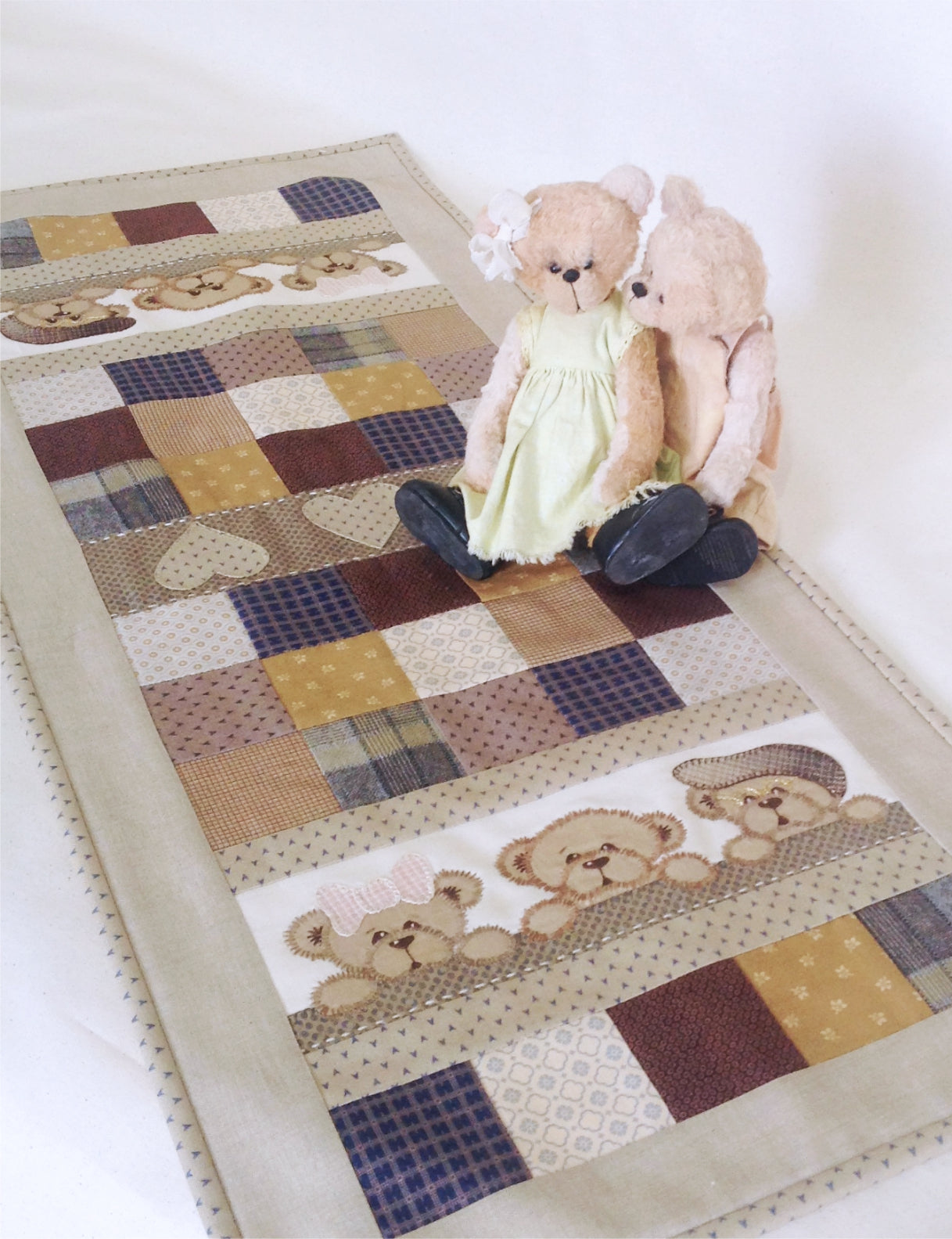 TEDDY TABLE RUNNER