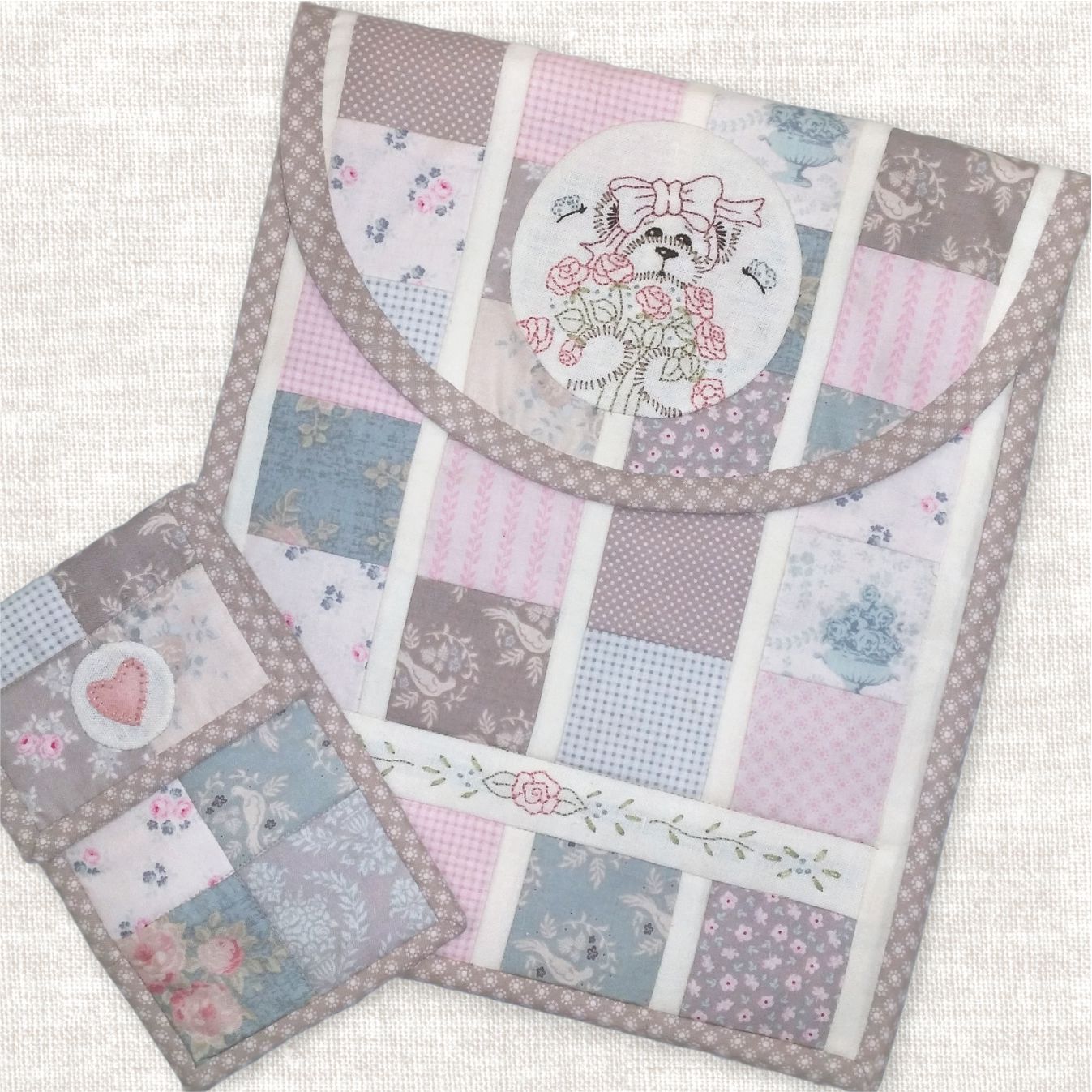 IPAD AND PHONE HOLDER