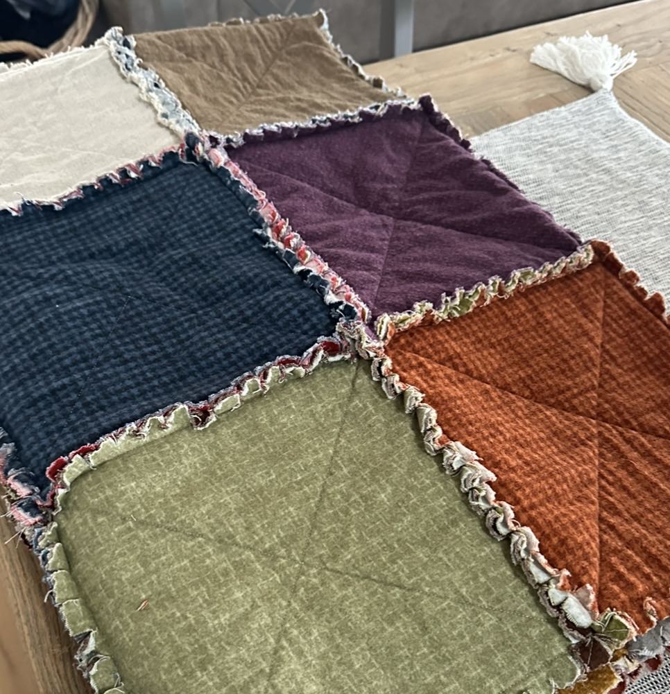 Woolies Flannel pack of 100 x 10" squares - Perfect for a Rag Quilt